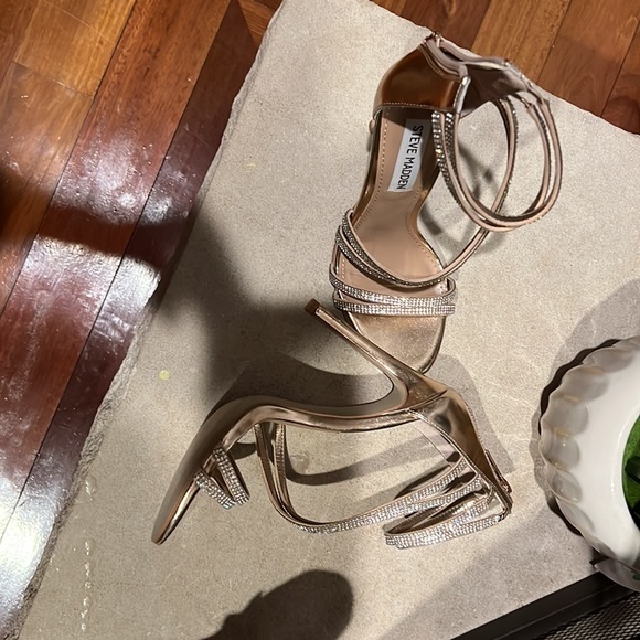 New - Picture 2 of 2